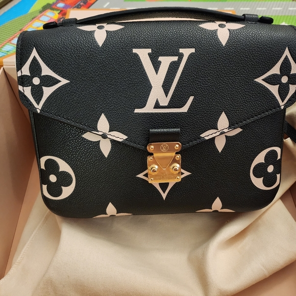 New LV PO Metis MM - Picture 2 of 9